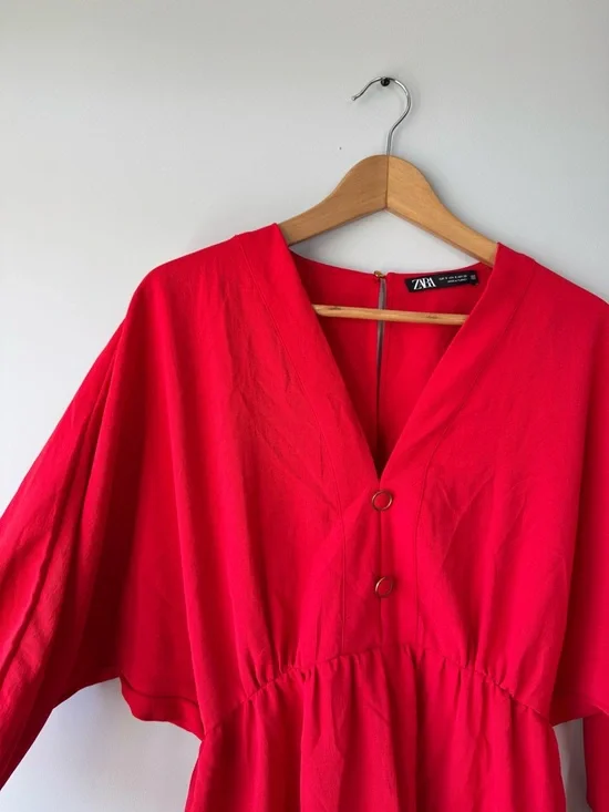 (S) Zara Red flowy Romper dress style v-neck button detail - Picture 3 of 7